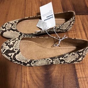 NWT Old Navy Snake Print Flats size 6
